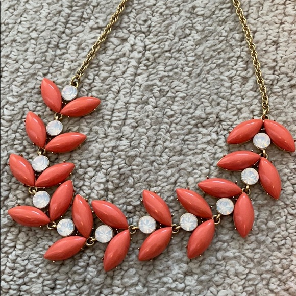 Kate Spade Flower Neckace - Picture 2 of 5